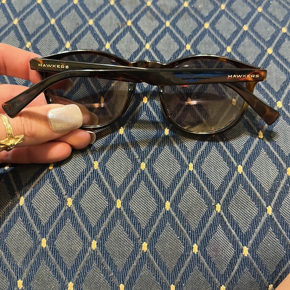 HAWKERS DARK CAREY GOLD GRADIENTBEL AIR SUNGLASSES, UNISEX - Picture 5 of 6